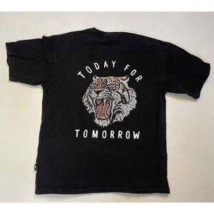 Publish Tiger Graphic T-shirt Men Large Black Short Sleeve